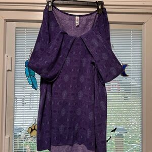 woman’s Lularoe purple top 2XL